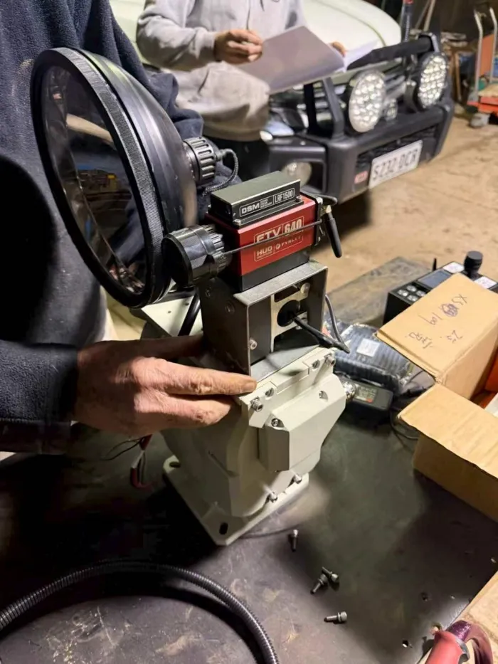 custom-pan-tilt-solution-for-an-australian02.jpg